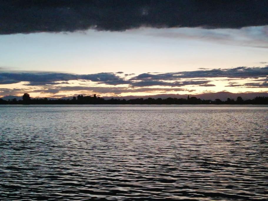 Orizzonte Marino Giallo Angolo Solare Verso La Laguna Cavallino-Treporti Dış mekan fotoğraf