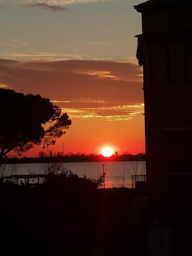 Orizzonte Marino Giallo Angolo Solare Verso La Laguna Cavallino-Treporti Dış mekan fotoğraf