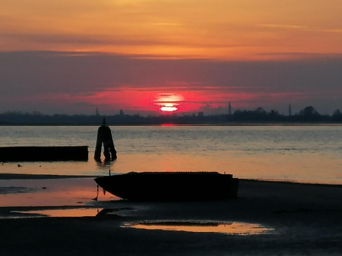 Orizzonte Marino Giallo Angolo Solare Verso La Laguna Cavallino-Treporti Dış mekan fotoğraf